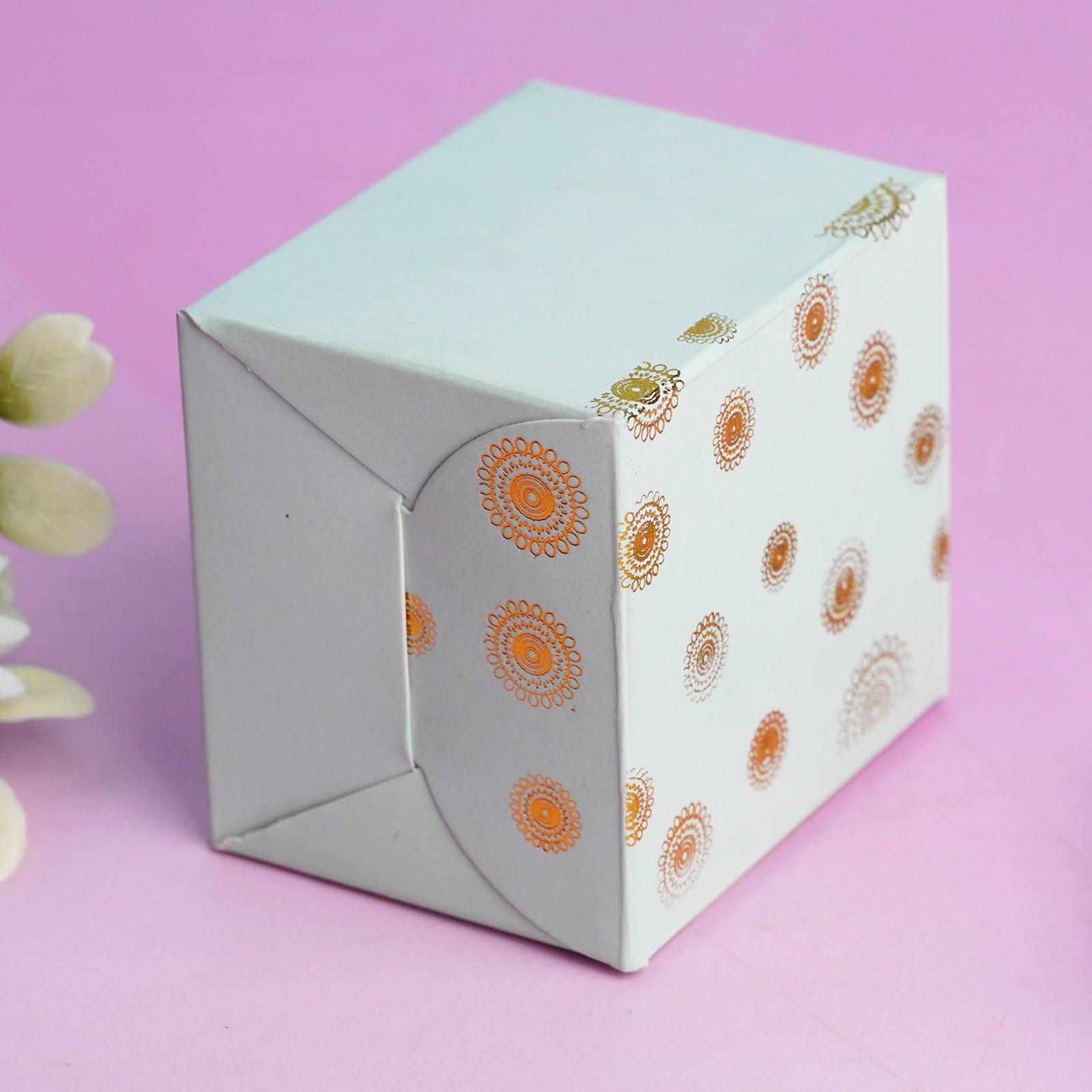 Abstract Single Treat Box